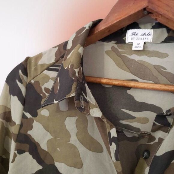ZENANA Outfitters Semi Sheer Camouflage Front Tie‎ Shirt Med - Picture 5 of 11